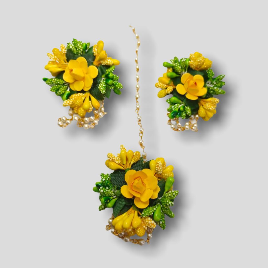 Elegant Silver Earrings with Delicate Yellow Flower Design – MONICONIC